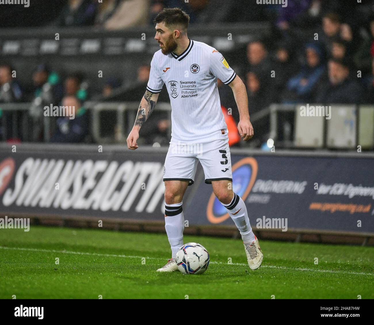 Ryan Manning #3 von Swansea City in Aktion während des Spiels in Swansea, Vereinigtes Königreich am 12/11/2021. (Foto von Mike Jones/News Images/Sipa USA) Stockfoto