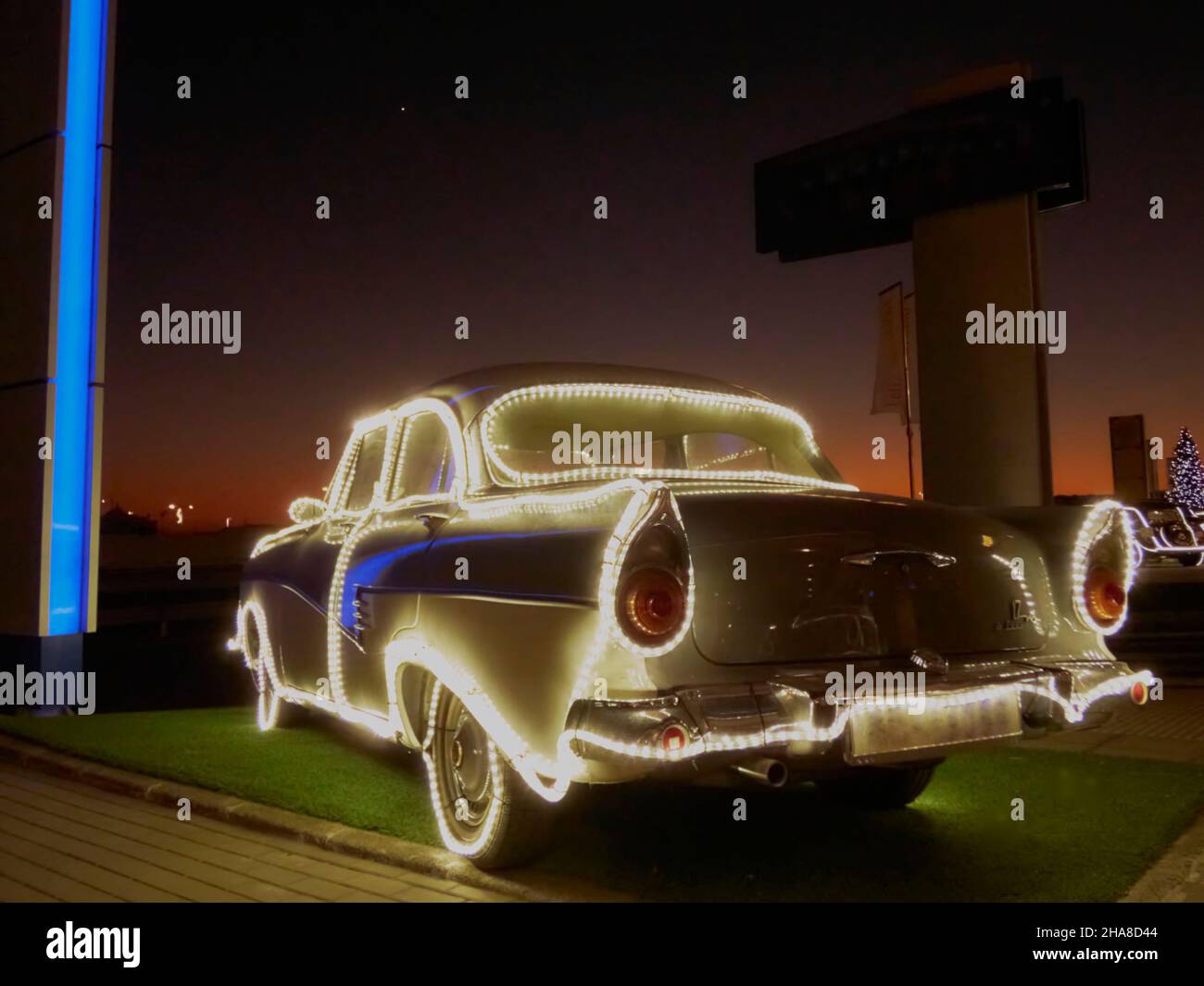 Oldtimer beleuchtet mit LED-Leuchten für weihnachtsdekoration Stockfoto