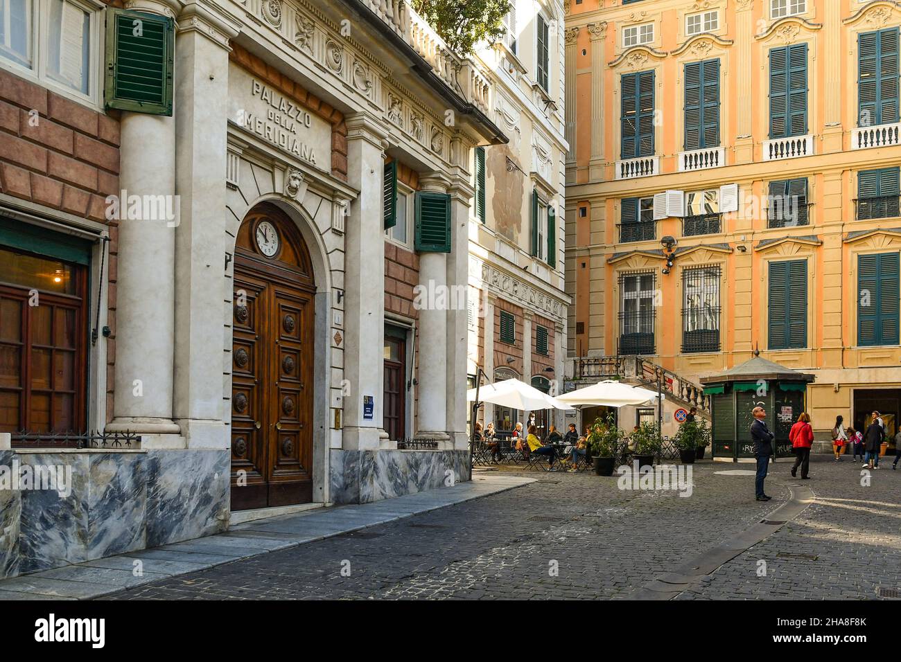 façade des Palazzo della Meridiana (16th. Jahrhundert) in der Altstadt von Genua, UNESCO-Weltkulturerbe, Ligurien, Italien Stockfoto