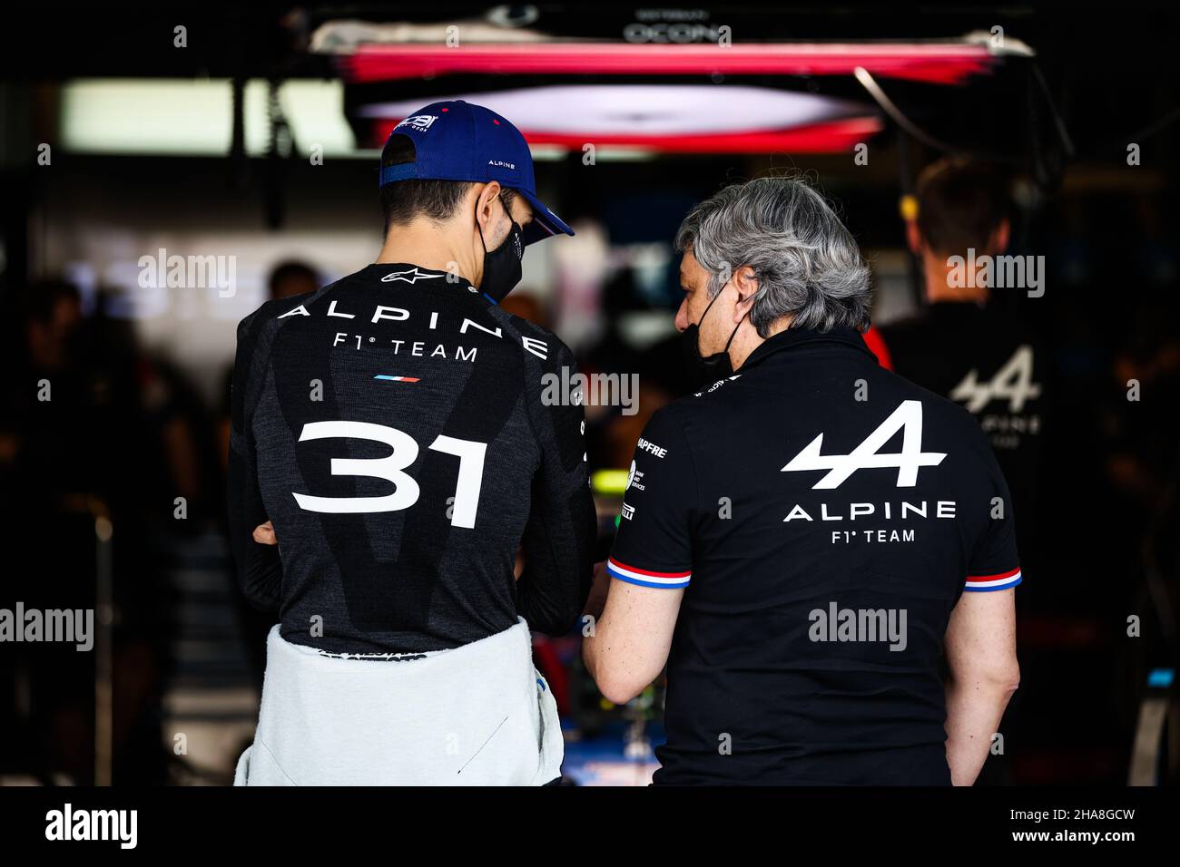 OCON Esteban (Fra), Alpine F1 A521, DE MEO Luca (ita), CEO der Renault Group, Portrait während des Formel 1 Etihad Airways Abu Dhabi Grand Prix 2021, 22th Lauf der FIA Formel 1 Weltmeisterschaft 2021 vom 10. Bis 12. Dezember 2021 auf dem Yas Marina Circuit, in Yas Island, Abu Dhabi - Foto: Antonin Vincent/DPPI/LiveMedia Stockfoto