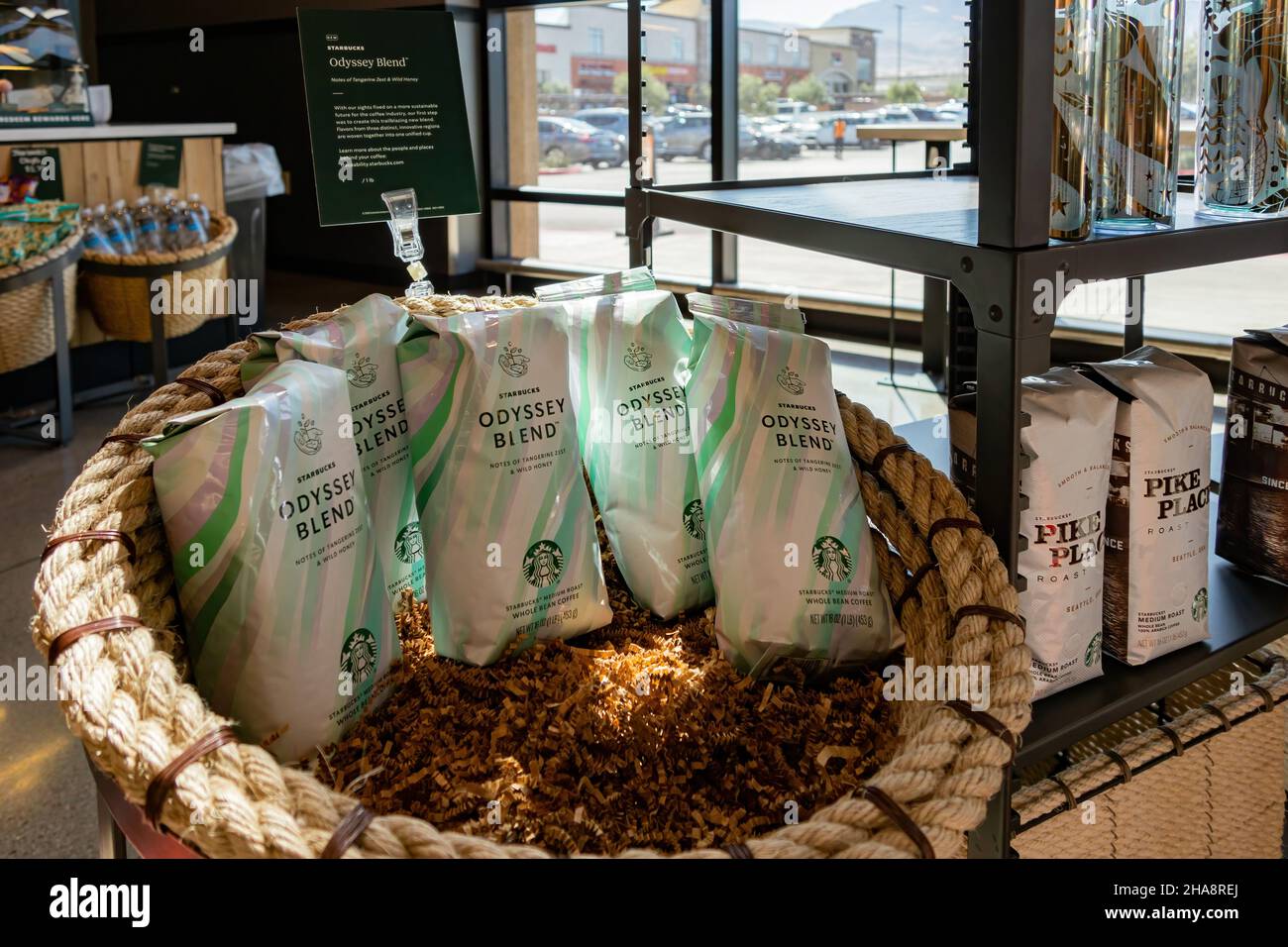 Las Vegas, APR 13 2021 - Nahaufnahme von einigen gerösteten Bohnen, die im Starbucks Coffee verkauft werden Stockfoto