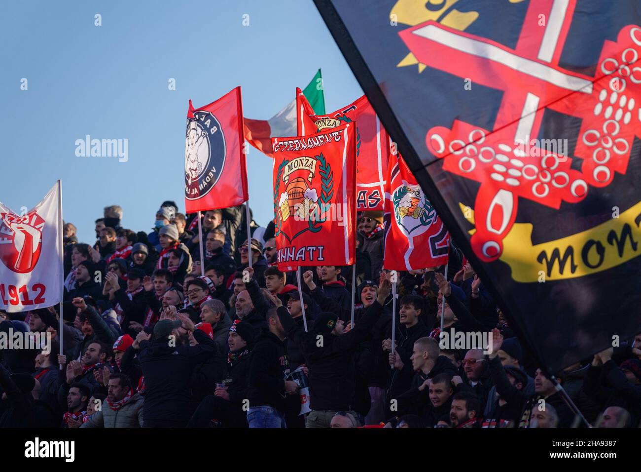 Monza Supporters während AC Monza gegen Frosinone Calcio, italienisches Fußballspiel der Serie B in Monza (MB), Italien, Dezember 11 2021 Stockfoto