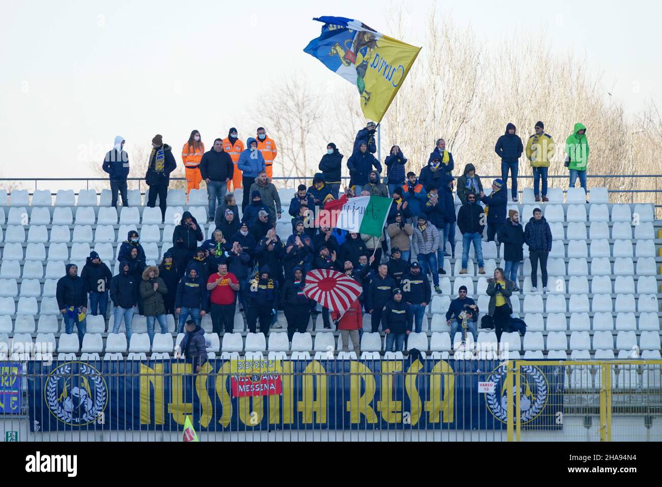 Frosinone Supporters während AC Monza gegen Frosinone Calcio, italienisches Fußballspiel der Serie B in Monza (MB), Italien, Dezember 11 2021 Stockfoto