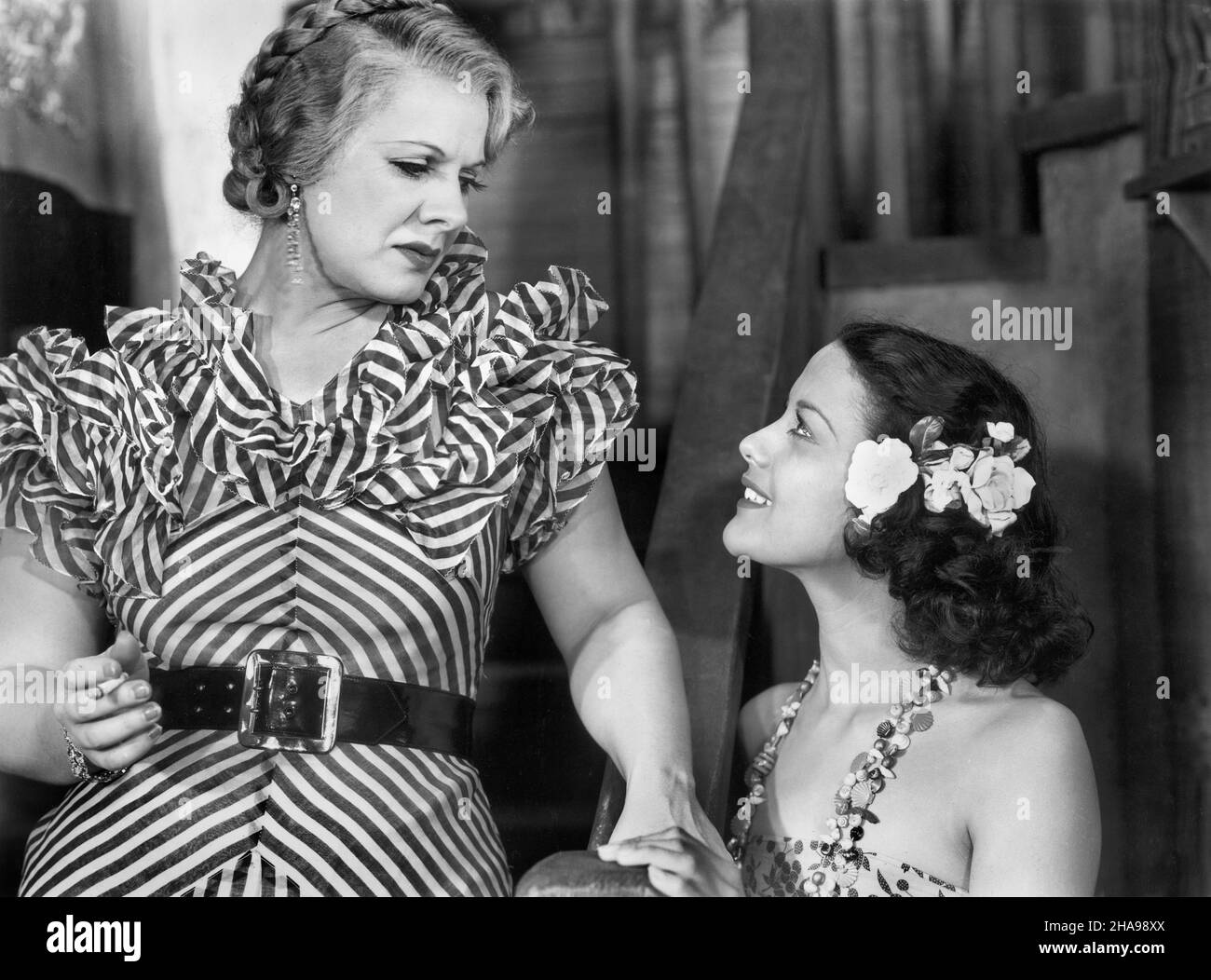 Margaret Irving, Movita, am Set des Films, „Captain Calamity“, Grand National Films, 1936 Stockfoto