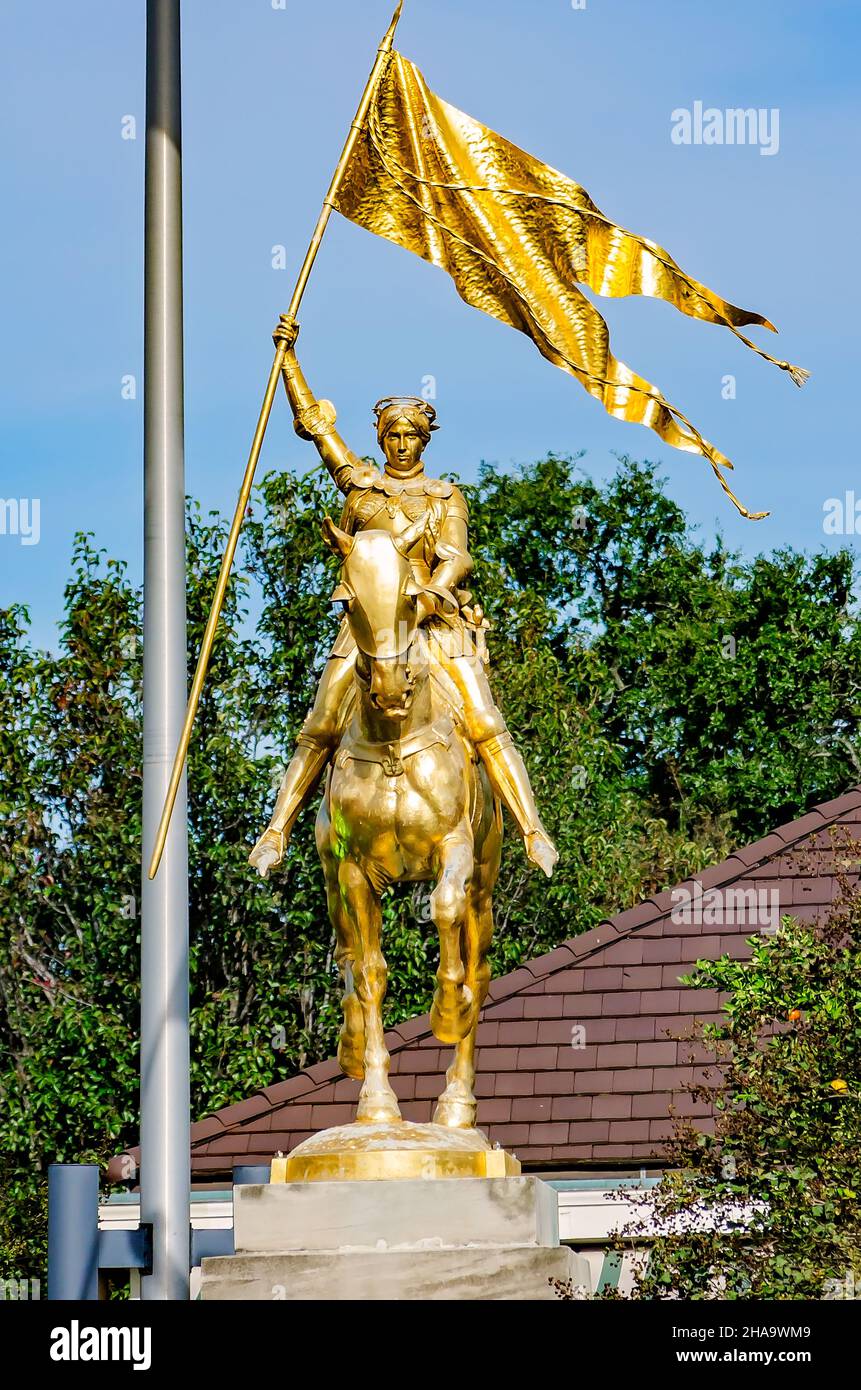 Jeanne d'Arc ist gedacht mit einer goldenen Statue, November 15, 2015, in New Orleans, Louisiana. Stockfoto