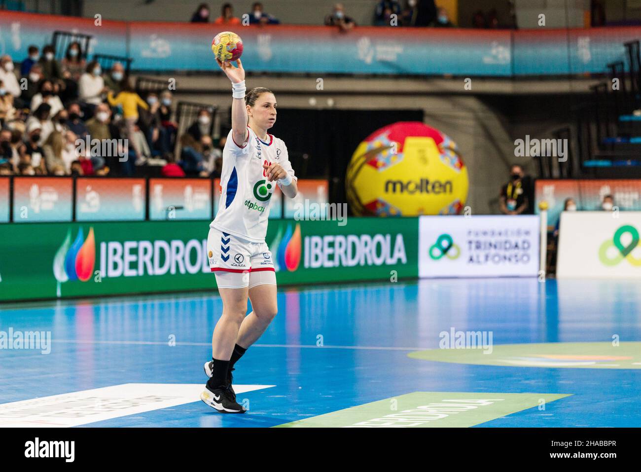 Jovana Stoiljkovic aus Serbien während der IHF-Frauen-Weltmeisterschaft 2021, Hauptspiel der III. Runde zwischen Serbien und Frankreich am 11. Dezember 2021 im Palau d'Esports de Granollers in Granollers, Barcelona, Spanien - Foto: Javier Borrego/DPPI/LiveMedia Stockfoto