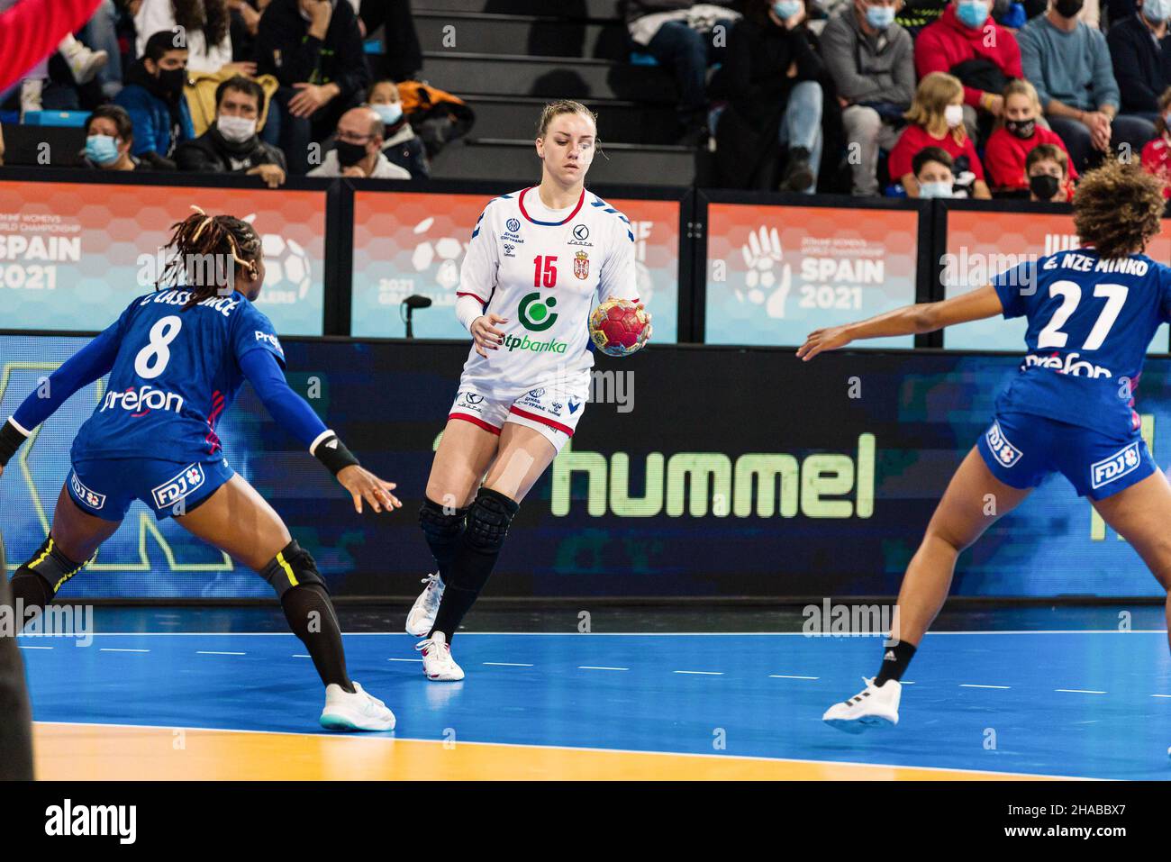 Andela Janjusevic aus Serbien während der IHF-Frauen-Weltmeisterschaft 2021, Hauptspiel der III. Runde zwischen Serbien und Frankreich am 11. Dezember 2021 im Palau d'Esports de Granollers in Granollers, Barcelona, Spanien - Foto: Javier Borrego/DPPI/LiveMedia Stockfoto