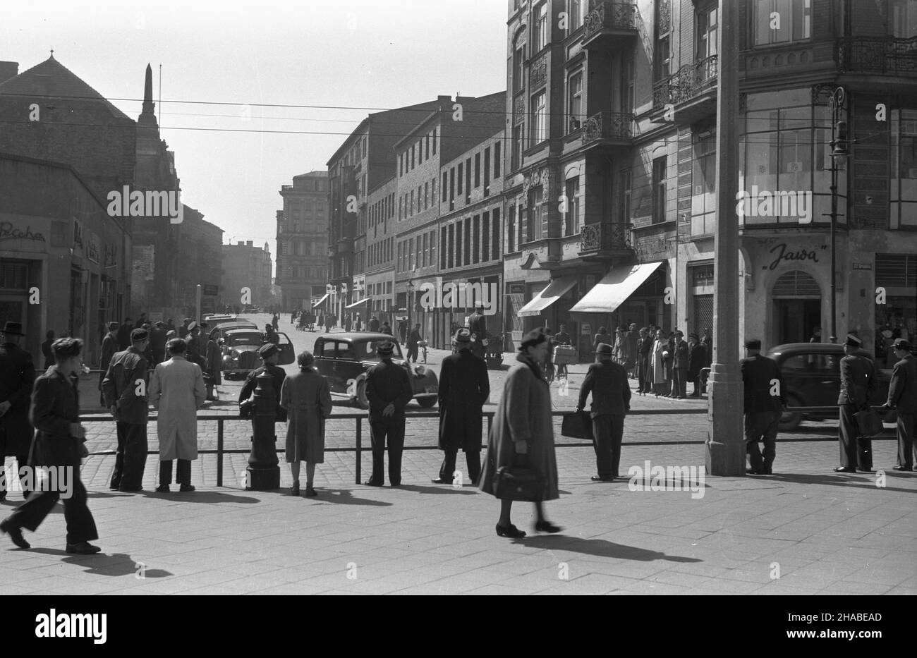 Poznañ, 1949-04-23. Plac Wolnoœci. Zbieg ulic 27 Grudnia i Ratajczaka. wb PAP Posen, 23. April 1949. Wolnosci Square. Die Kreuzung von 27 Grudnia und Ratajczaka Straßen. wb PAP Stockfoto