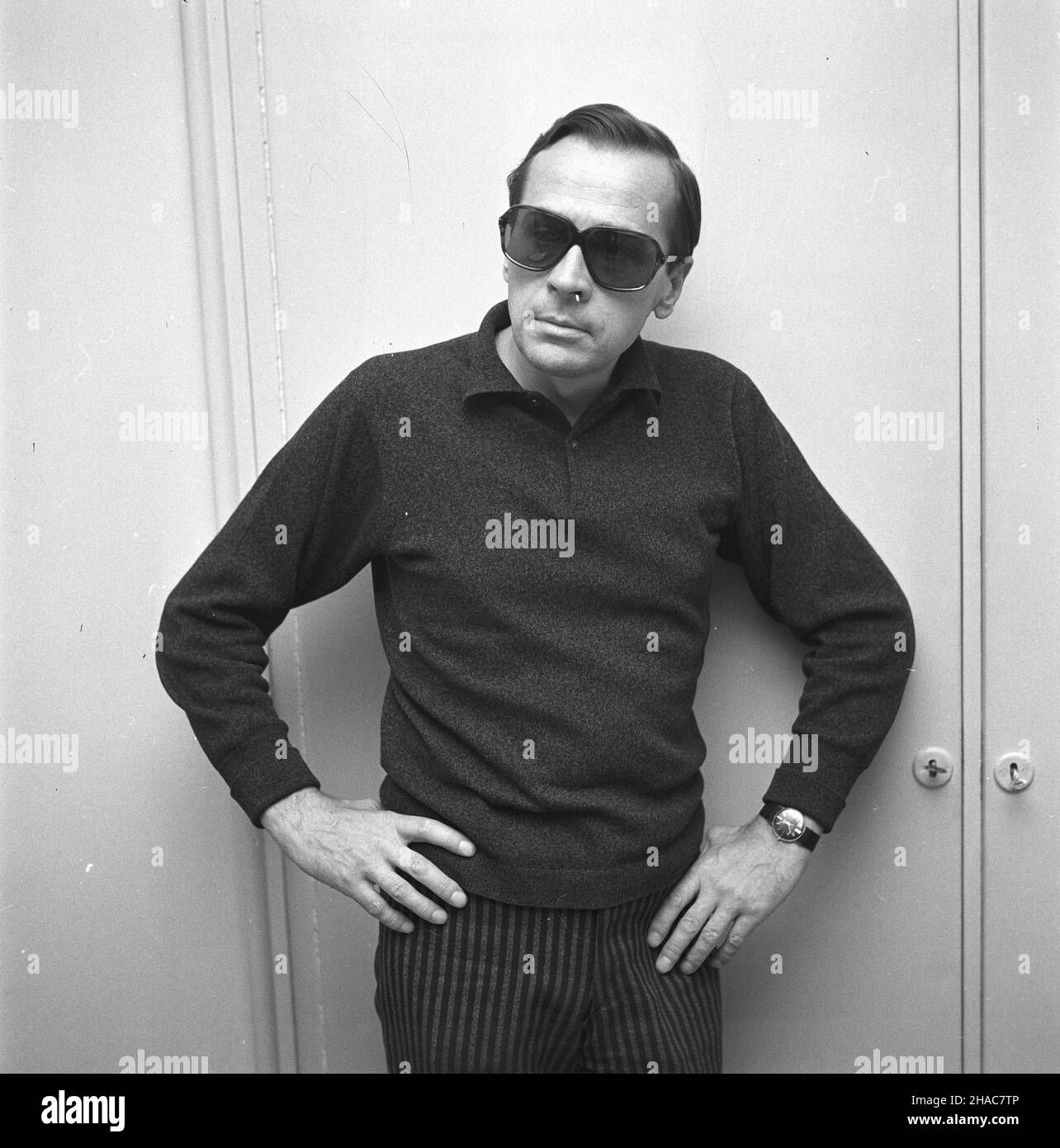 Warszawa 09,1970. Aktor i piosenkarz Edmund Fetting. msa PAP/Mariusz Szyperko Dok³adny dzieñ wydarzenia nieustalony. Warschau September 1970. Schauspieler und Unterzeichner Edmund Fetting. msa PAP/Mariusz Szyperko Termin unbekannt. Stockfoto