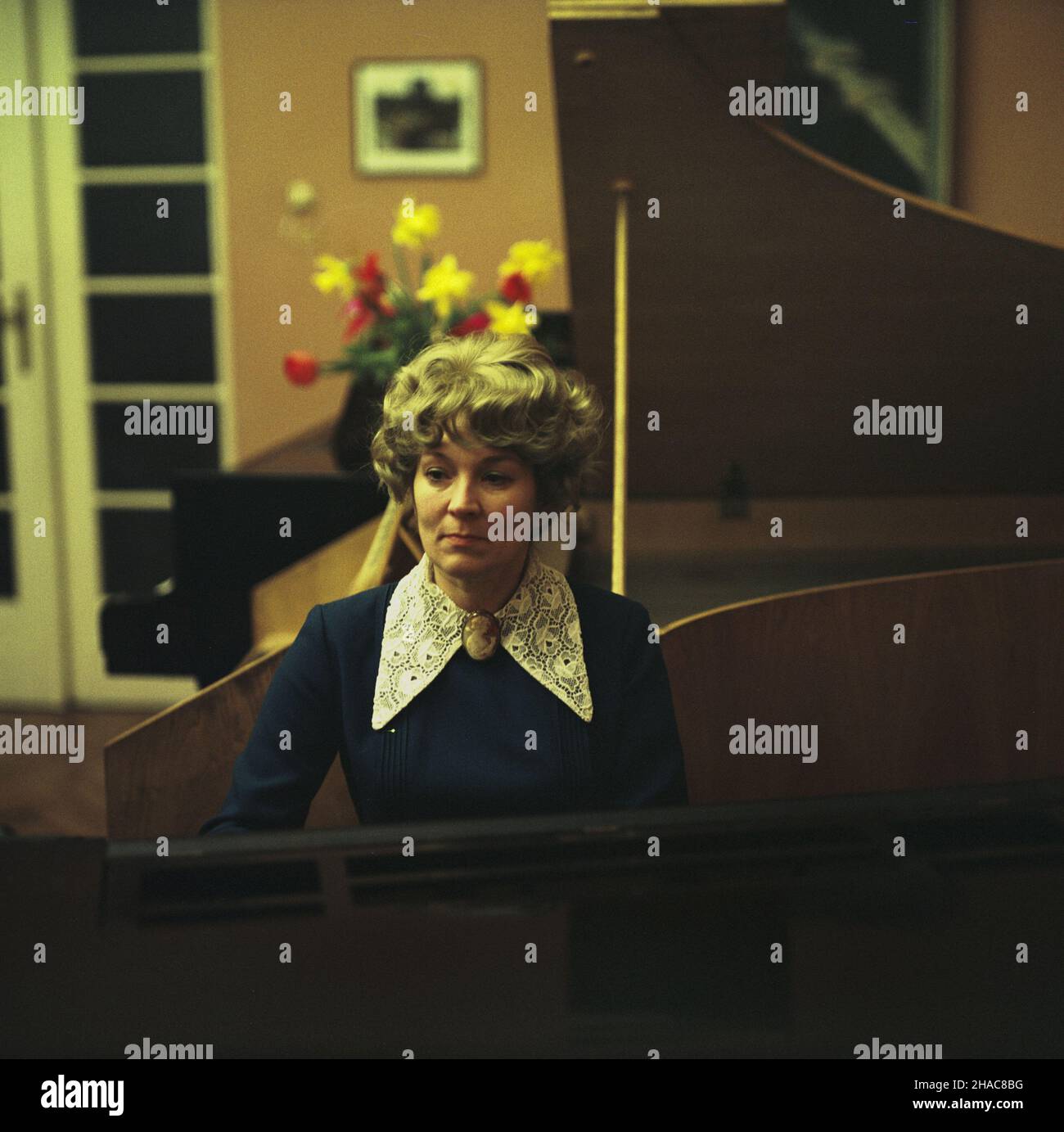 Kraków 01,1973. Helena Czerny-Stefañska - polska pianistka, chopinistka; artystka o miêdzynarodowej s³awie, koncertuje na wszystkich kontynentach. mta PAP/Janusz Rosikoñ Dok³adny dzieñ wydarzenia nieustalony. Krakau Januar 1973. Helena Czerny-Stefanska, polnische Pianistin von Weltruf, gibt Konzerte auf allen Kontinenten. mta PAP/Janusz Rosikon Termin unbekannt. Stockfoto