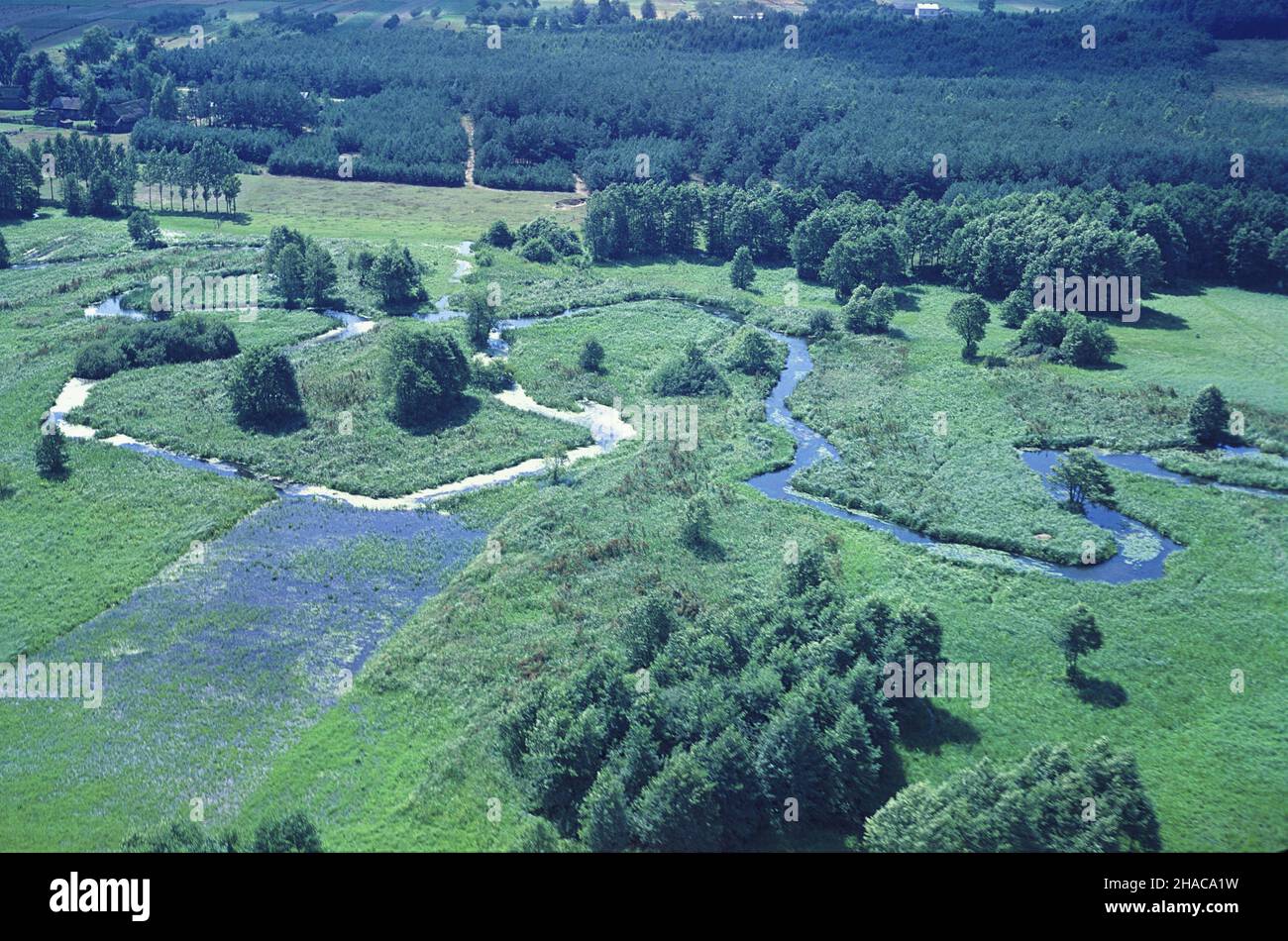 Polska 1977. Panorama okolic miejscowoœci Baligród (widok z lotu ptaka). js PAP/Lech Zielaskowski Dok³adny miesi¹c i dzieñ wydarzenia nieustalone. Polen, 1977. Ein Panorama der Ortschaft Baligrod (aus der Vogelperspektive). js PAP/Lech Zielaskowski Veranstaltungstag unbekannt Stockfoto