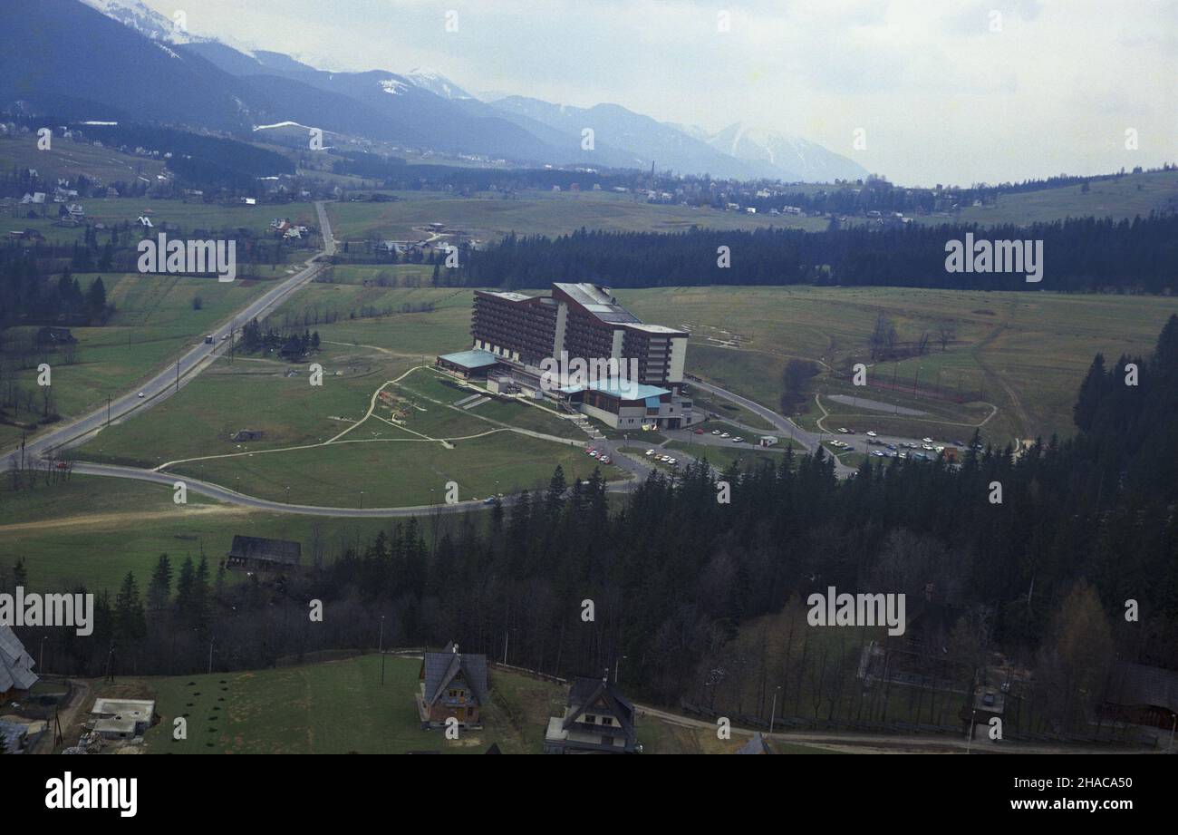 Zakopane 04,1977. Hotel Kasprowy. ka PAP/Lech Zielaskowski Dok³adny dzieñ wydarzenia nieustalony. Zakopane April 1977. Das Kasprowy Hotel. ka PAP/Lech Zielaskowski Veranstaltungstag unbekannt. Stockfoto