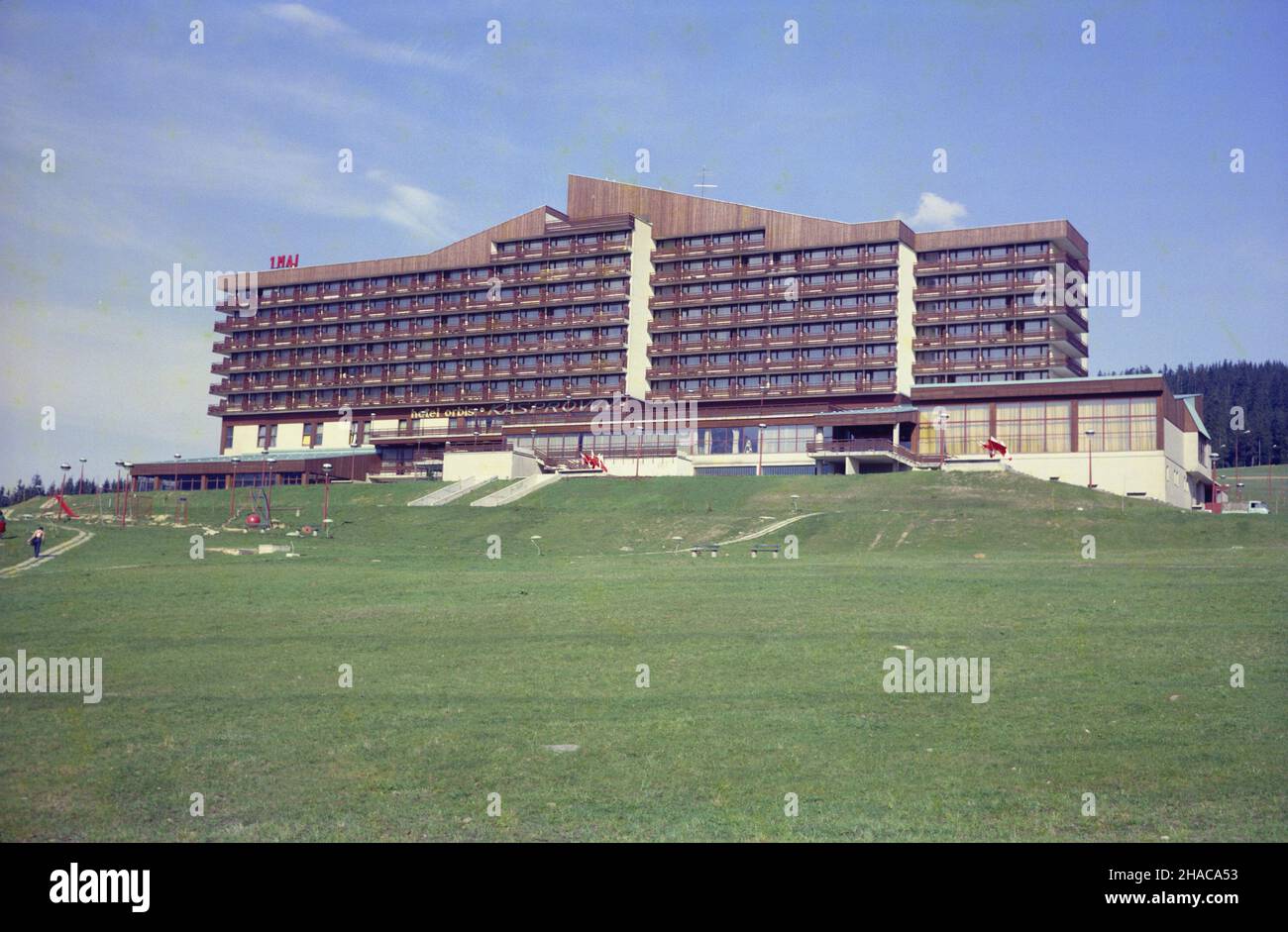 Zakopane 04,1977. Hotel Kasprowy. ka PAP/Lech Zielaskowski Dok³adny dzieñ wydarzenia nieustalony. Zakopane April 1977. Das Kasprowy Hotel. ka PAP/Lech Zielaskowski Veranstaltungstag unbekannt. Stockfoto