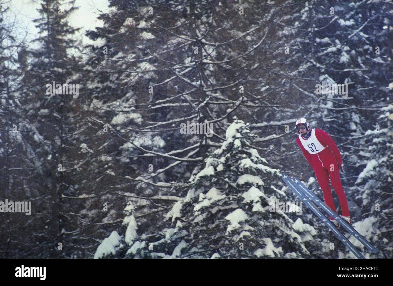 Zakopane 03,1984. Zawody narciarskie - Memoria³ Bronis³awa Czecha i Heleny Marusarzówny. NZ. polski skoczek narciarski Piotr Fijas. js PAP/Stanis³aw Momot Dok³adny dzieñ wydarzenia nieustalony. Zakopane März 1984. Der Bronislaw Czech und Helena Marusarzowna Ski Memorial Competition. Im Bild: Der polnische Skispringer Piotr Fijas. js PAP/Stanislaw Momot genaues Datum unbekannt. Stockfoto