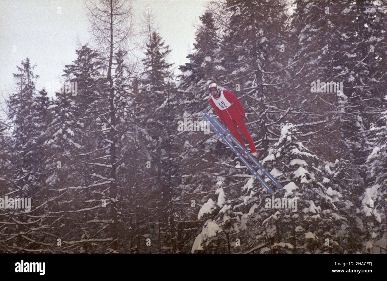 Zakopane 03,1984. Zawody narciarskie - Memoria³ Bronis³awa Czecha i Heleny Marusarzówny. NZ. polski skoczek narciarski Piotr Fijas. js PAP/Stanis³aw Momot Dok³adny dzieñ wydarzenia nieustalony. Zakopane März 1984. Der Bronislaw Czech und Helena Marusarzowna Ski Memorial Competition. Im Bild: Der polnische Skispringer Piotr Fijas. js PAP/Stanislaw Momot genaues Datum unbekannt. Stockfoto