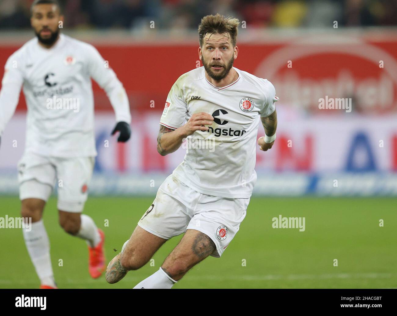 firo: 11.12.2021 Fuvuball: Fußball: 2nd Bundesliga, Saison 2021/2022 Fortuna Dvºsseldorf. F95, Düsseldorf. - FC St.Pauli Hamburg 1: 1 Guido Burgstaller, Halbfigur Stockfoto