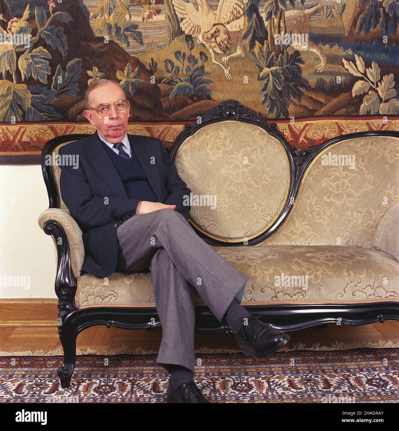 Warszawa 01,1990. Minister Spraw zagranicznych Krzysztof Skubiszewski. wb PAP/Grzegorz Rogiñski Ireneusz Sobieszczuk Dok³adny dzieñ wydarzenia nieustalony. Warschau, Januar 1990. Außenminister Krzysztof Skubiszewski. wb PAP/Grzegorz Roginski Ireneusz Sobieszczuk Veranstaltungstag unbekannt. Stockfoto