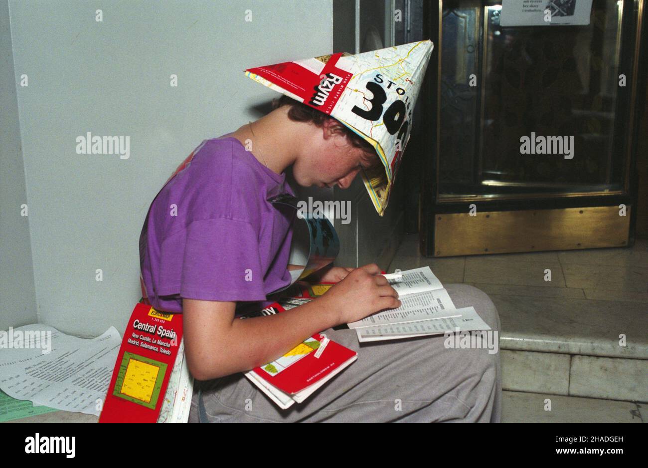 Warszawa 05,1993. XXXVIII Miêdzynarodowe Targi Ksi¹¿KI w Pa³acu Kultury i Nauki (19-24.04.1993). ka PAP/Teodor Walczak Dok³adny dzieñ wydarzenia nieustalony. Warschau Mai 1993. Die Internationale Buchmesse 38th im Palast der Kultur und Wissenschaft (19.-24. April 1993). ka PAP/Teodor Walczak Veranstaltungstag unbekannt Stockfoto