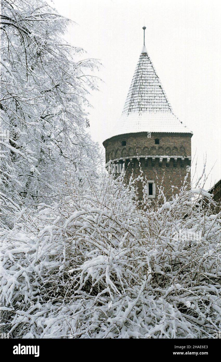 Kraków, 25.12.1995. Zima w Krakowie. (herr) PAP/Stefan Kraszewski Krakau, 25.12.1995. Winter in Krakau. (herr) PAP/Stefan Kraszewski Stockfoto