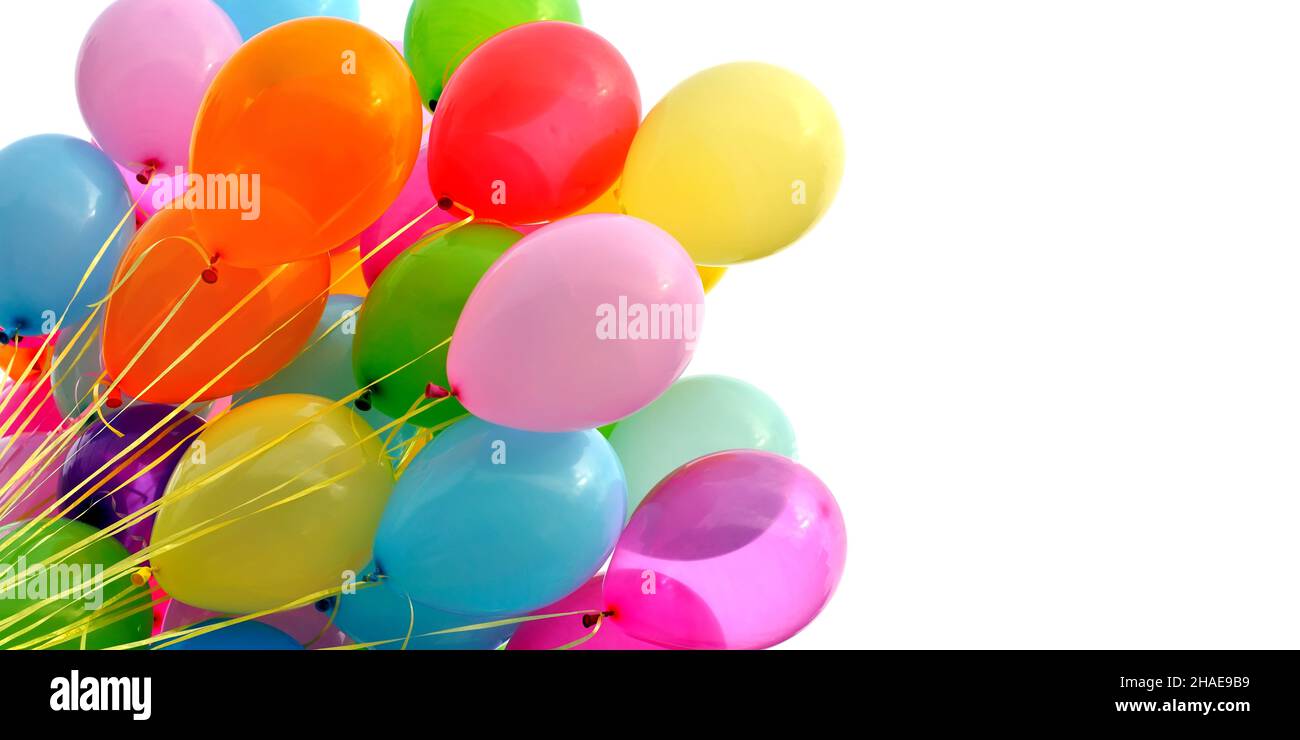 Bündel von bunten Luftballons, auf weißem Hintergrund, Banner Format Stockfoto