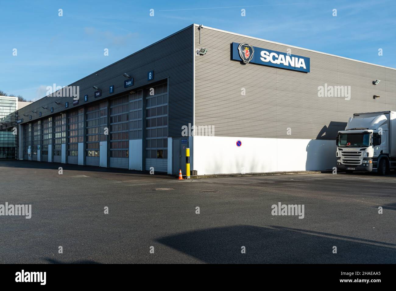 Neder-over-Heembeek, Brüssel, Belgien - 12 11 2021: Das Unternehmen der Scania Automobilindustrie Stockfoto