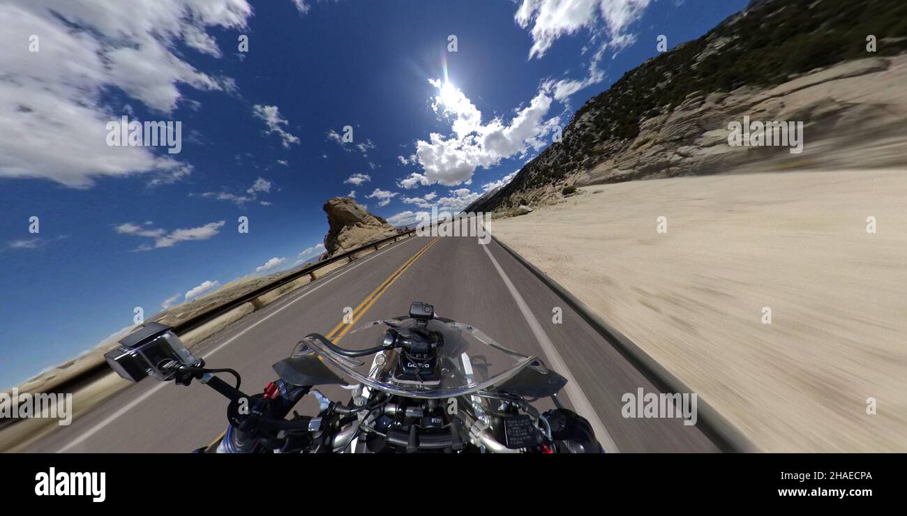 Motorradtouren auf der Whitney Portal Road in Kalifornien Stockfoto