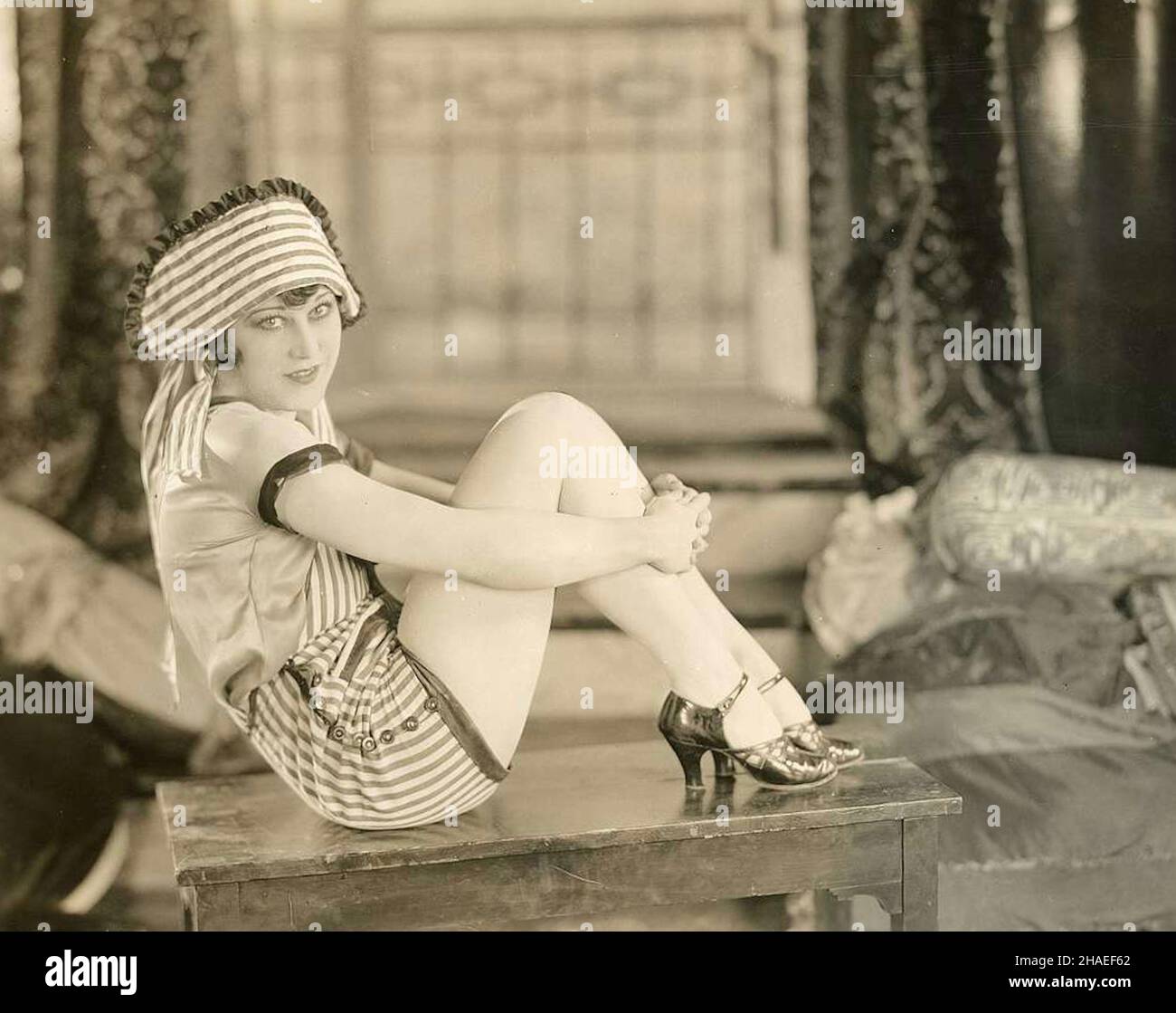 Cecille Evans, der Hollywood-Filmstar mit den 'Hunderttausend Dollar-Beinen', Star von Mack Sennets Filmen als einer seiner 'Badenden Belles' Stockfoto