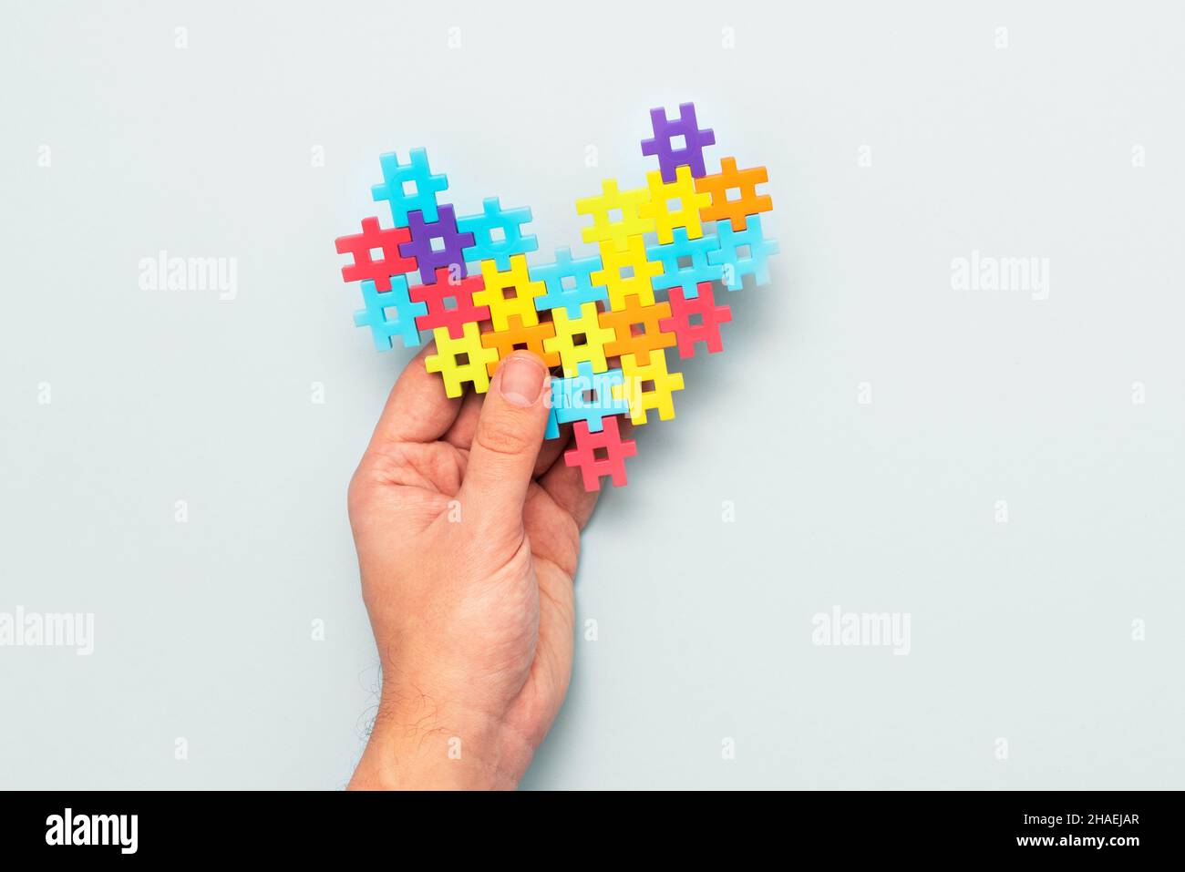 Welt-Autismus-Tag. Puzzle als Symbol des Autismus-Spektrums Stockfoto