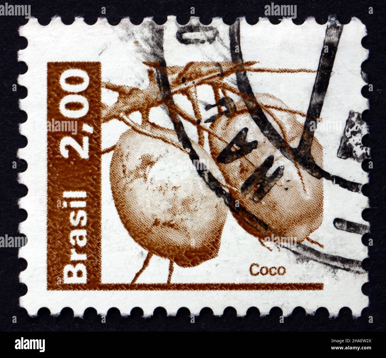 BRASILIEN - UM 1982: Eine in Brasilien gedruckte Briefmarke zeigt Kokosnüsse, Cocos Nucifera, Palme, um 1982 Stockfoto