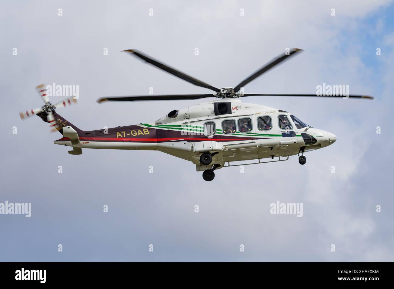 Luqa, Malta - 21. November 2016: Kommerzieller Helikopter am Flughafen und Flugplatz. Rotorcraft. Allgemeine Luftfahrtindustrie. Transport von öffentlichen Versorgungsunternehmen. A Stockfoto