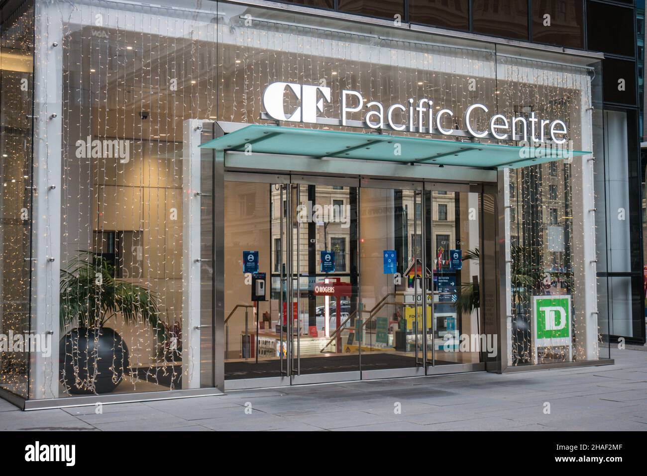 Pacific Centre ist ein Einkaufszentrum im Zentrum von Vancouver, British Columbia, Kanada, und wird von Cadillac Fairview verwaltet. Stockfoto