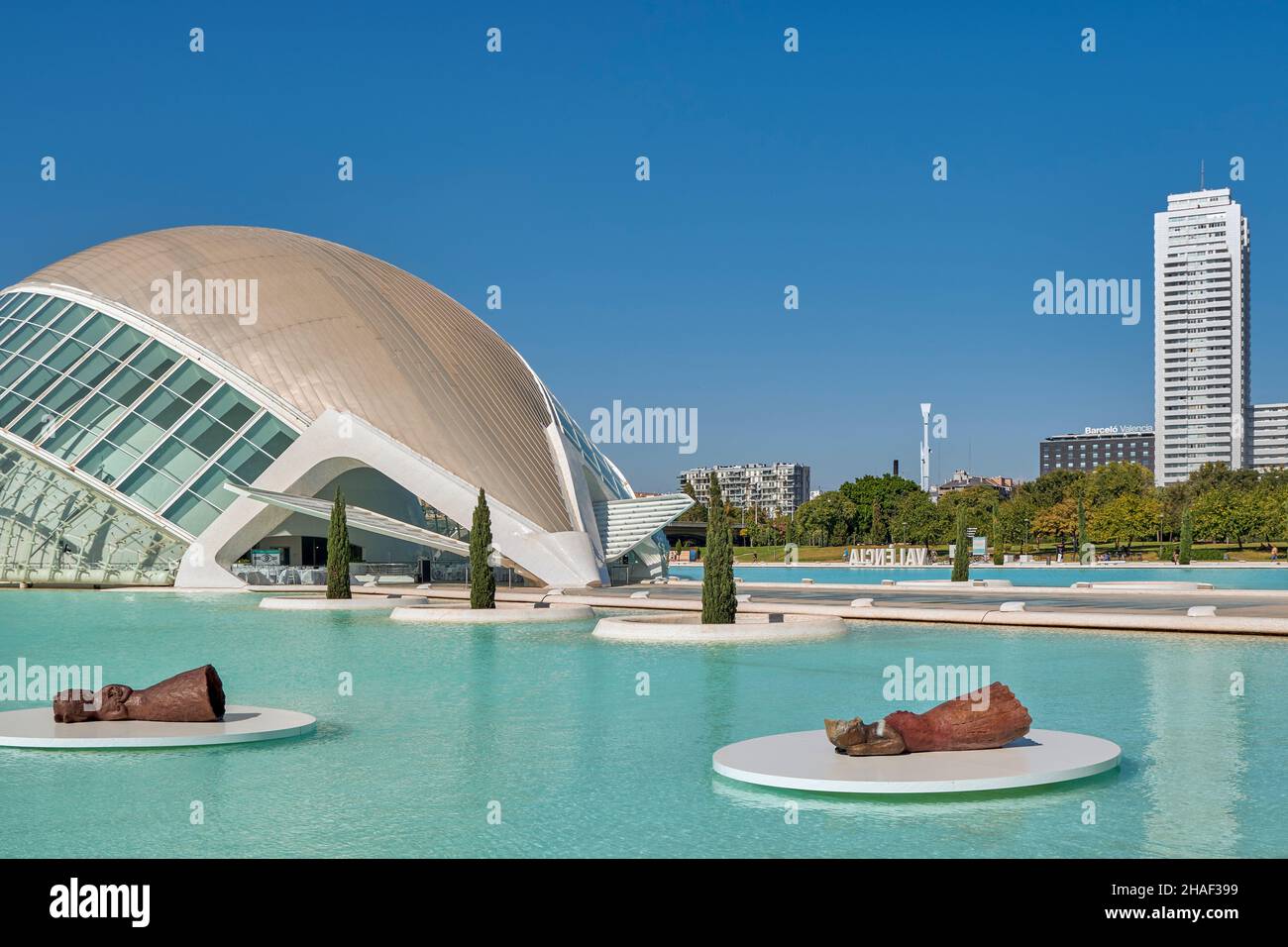 Stadt der Künste und Wissenschaften, Architekt Ingenieur Santiago Calatrava, Architektur modern. Hemisferic und Skulptur. Valencianische Gemeinschaft, Spanien, Europa Stockfoto