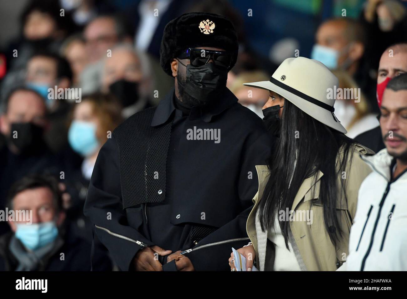 Paris, Frankreich. 12th Dez 2021. Maitre Gims, Demdem - PSG vs AS Monaco im Parc des Princes, Paris, Frankreich, am 13. Dezember 2021. (Foto: Lionel Urman/Sipa USA) Quelle: SIPA USA/Alamy Live News Stockfoto