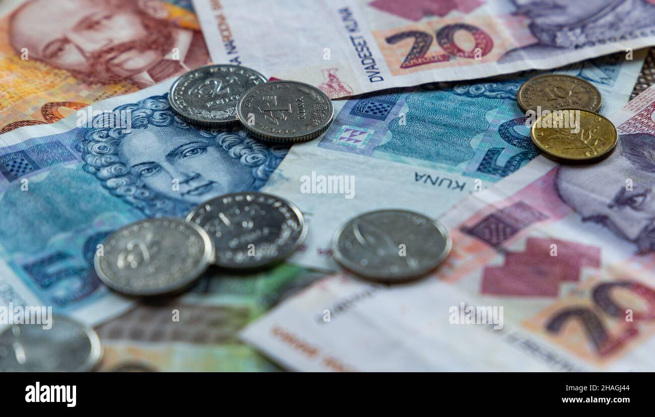 Kuna ist die kroatische Währung. Banknoten und Münzen. Nahaufnahme. Stockfoto