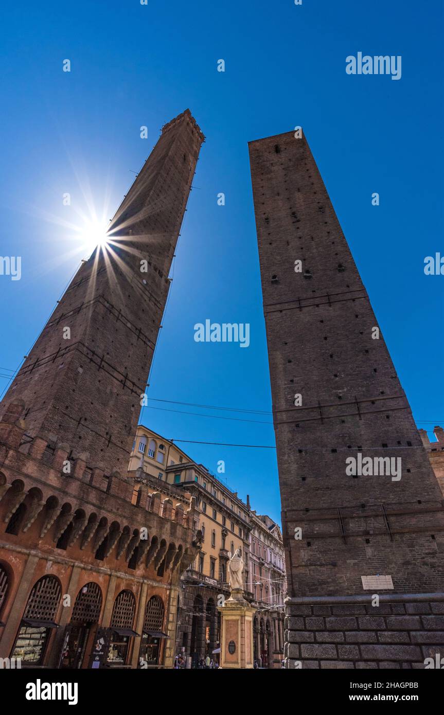 Bologna (Italien) - Ein Blick auf das historische Zentrum von Bologna, die Stadt der Veranden und die Hauptstadt der Region Emilia-Romagna, Norditalien Stockfoto