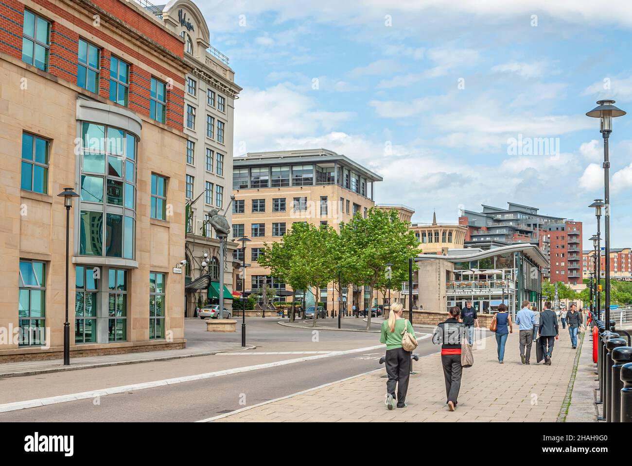 Moderne Architektur am Quayside Newcastle am Fluss Tyne in Newcastle upon Tyne, England, Großbritannien Stockfoto