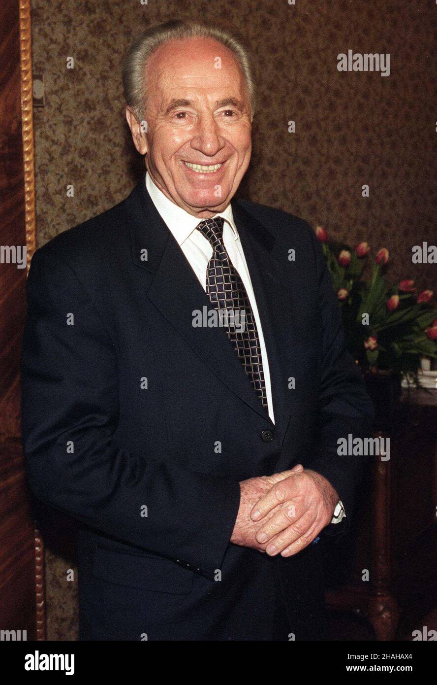 Warszawa, 19.01.2000. Dwudniow¹ wizytê w Polsce rozpocz¹³ by³y Premier Izraela Szymon Peres. (herr) PAP/Radek Pietruszka Warschau, 19.01.2000. Der ehemalige israelische Premierminister Shimon Peres während seines Besuchs in Polen. (herr) PAP/Radek Pietruszka Stockfoto