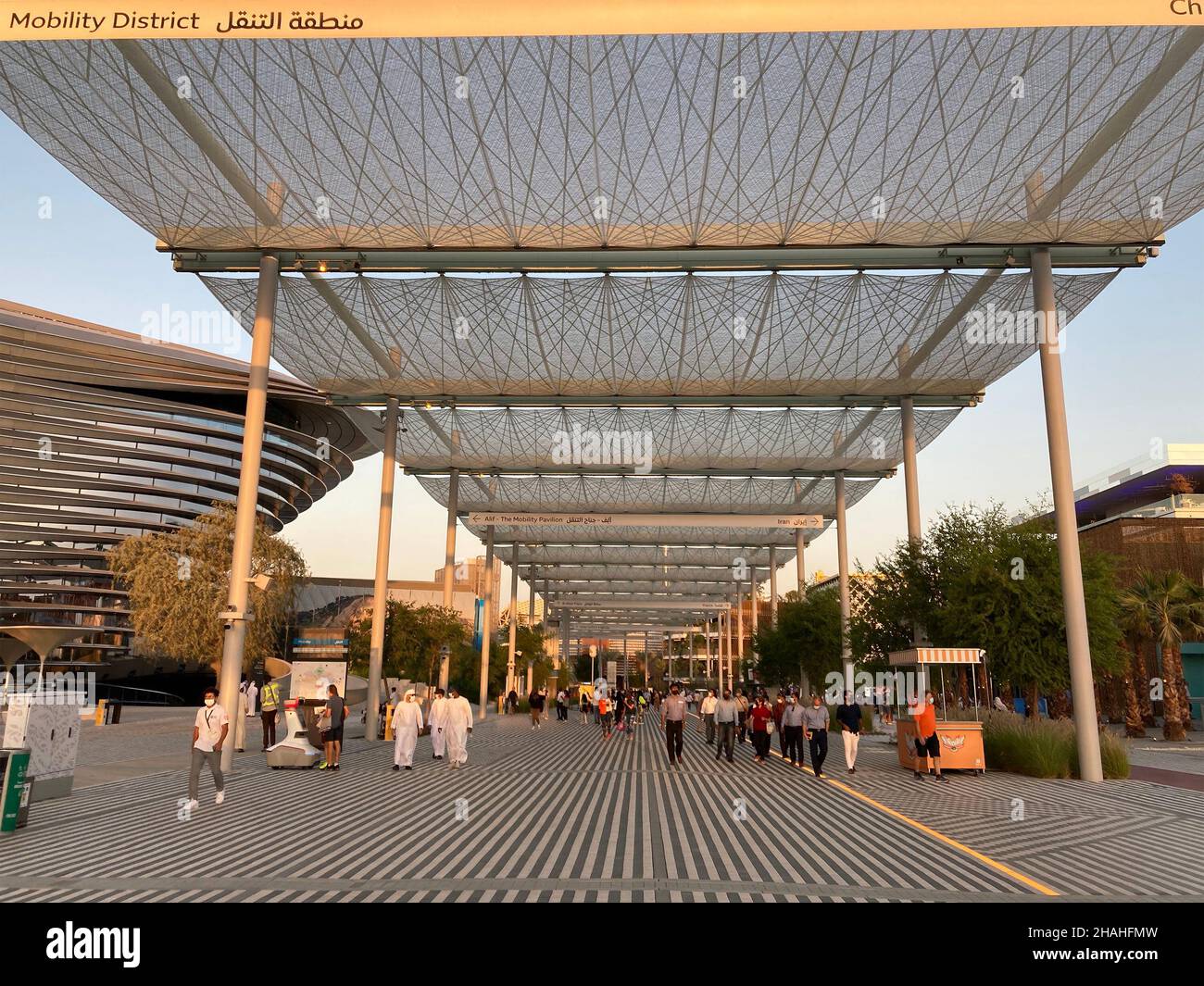 VAE, Dubai - 28. November 2021: Alley auf der World Expo 2020 Stockfoto