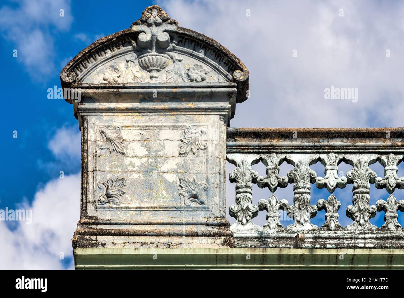 Verwitterte Architektur der Freimaurerloge 'Hijos de Hiram'Las Tunas, Kuba Stockfoto