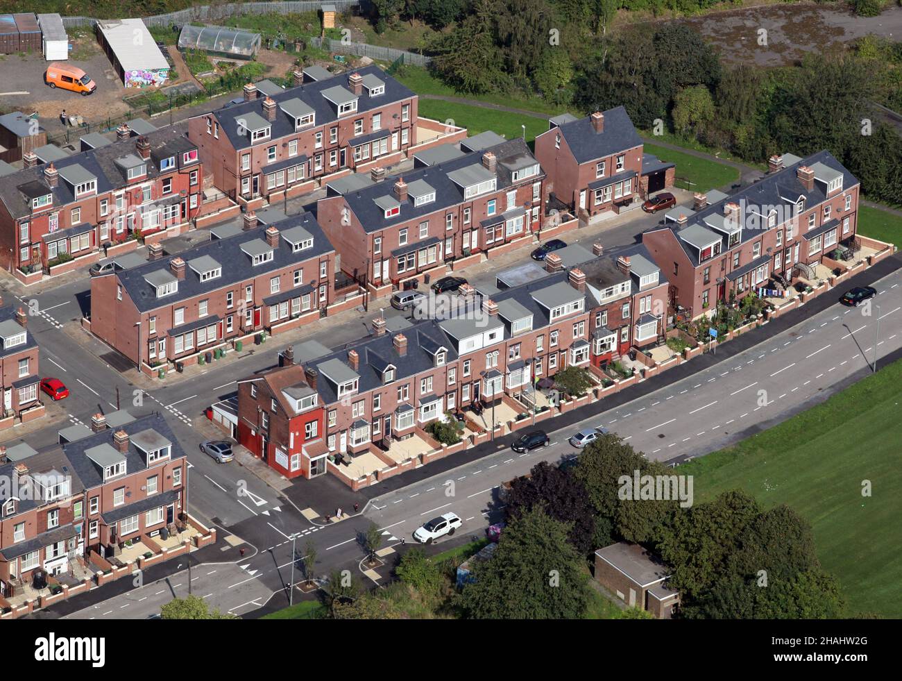Luftaufnahme der renovierten Hinterhäuser in der Cross Green Lane, Leeds Stockfoto