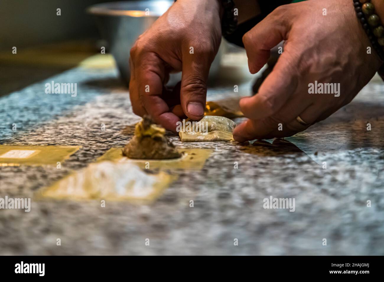 Gänseleber-Ravioli mit Trüffel in Aups, Frankreich Stockfoto