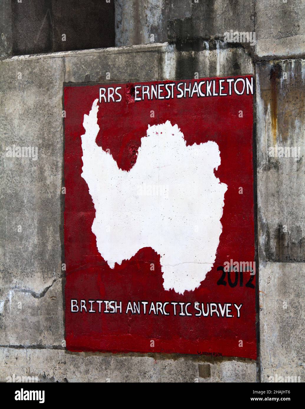 Das Bild wurde auf der Hafenmauer von Madeira von Besatzungsmitgliedern der RRS Ernest Shackleton während eines Besuchs im Jahr 2012 gemalt. British Antarctic Survey Stockfoto