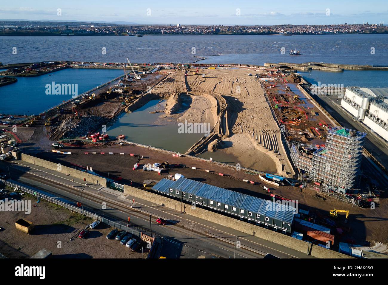 Liverpool, Merseyside, Großbritannien - Dez, 02 2021. Eine allgemeine Luftaufnahme des Bramley-Moore Docks während des Baus eines neuen Fußballstadions für Everton Foot Stockfoto