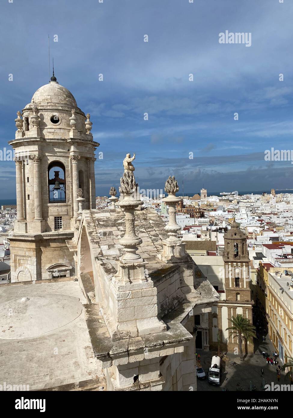 Draufsicht über Cádiz, Spanien vom Kirchturm aus von der Kathedrale Stockfoto