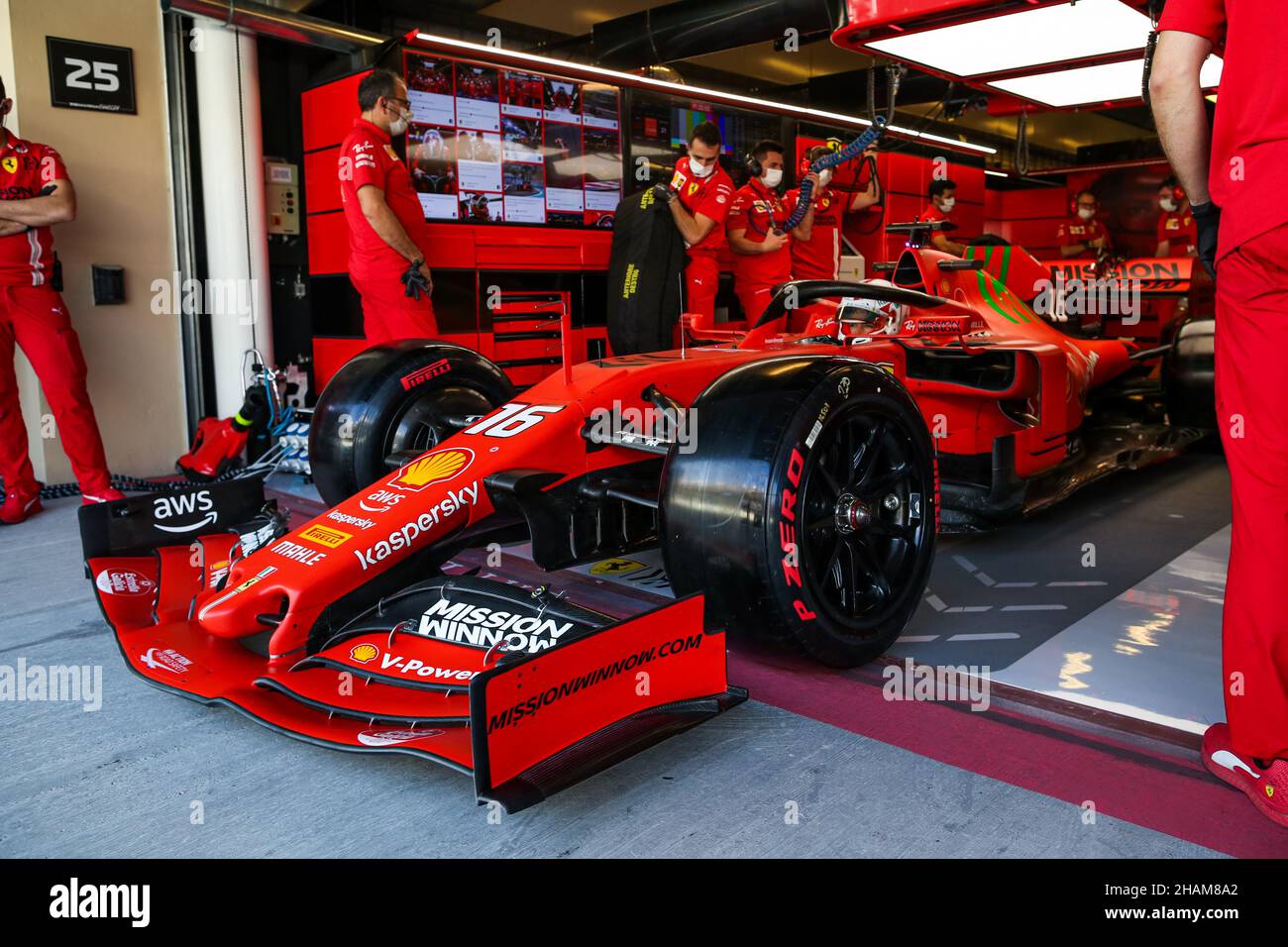16 LECLERC Charles (mco), Scuderia Ferrari SF19, Aktion während der 2021 Nachsaison-Tests vom 14. Bis 15. Dezember 2021 auf dem Yas Marina Circuit, auf Yas Island, Abu Dhabi - Foto: Florent Gooden/DPPI/LiveMedia Stockfoto