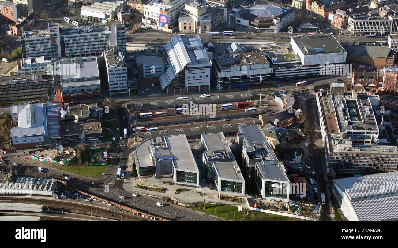 Luftaufnahme des Sheffield Interchange im Stadtzentrum von Sheffield (und im unmittelbaren Vordergrund der Sheffield Digital Campus, ein Unternehmensbüro) Stockfoto