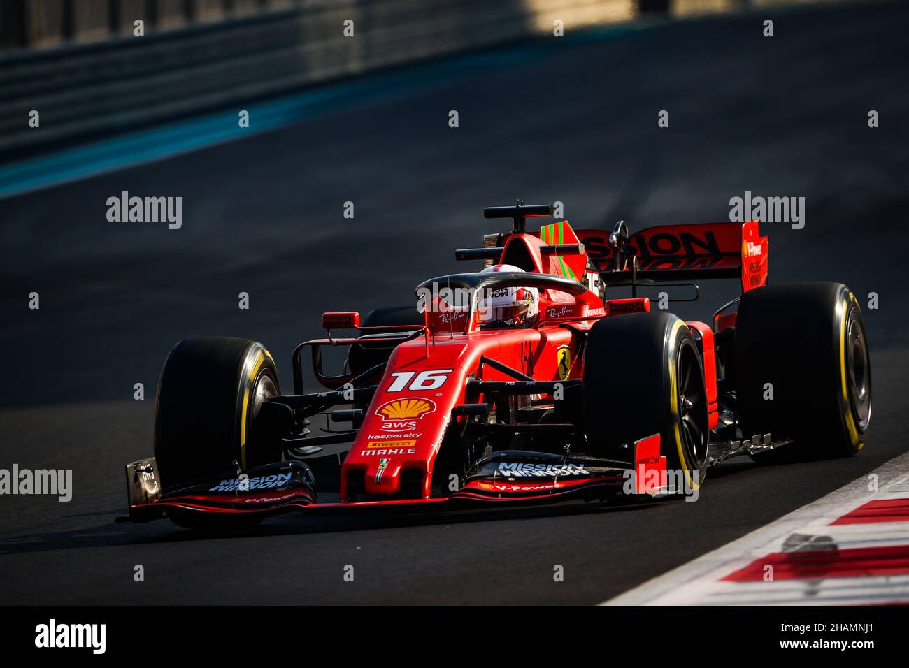 16 LECLERC Charles (mco), Scuderia Ferrari, Aktion während der Nachsaison 2021 Tests vom 14. Bis 15. Dezember 2021 auf dem Yas Marina Circuit, auf der Insel Yas, Abu Dhabi - Foto: Antonin Vincent/DPPI/LiveMedia Stockfoto