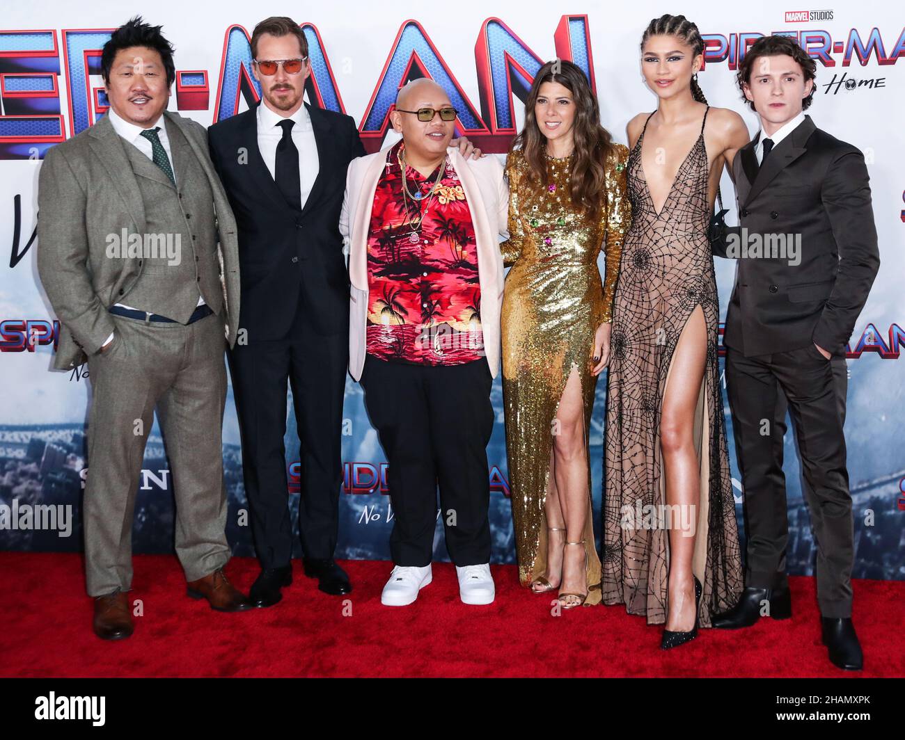 WESTWOOD, LOS ANGELES, KALIFORNIEN, USA - 13. DEZEMBER: Benedict Wong, Benedict Cumberbatch, Jacob Batalon, Marisa Tomei, Zendaya Coleman und Tom Holland kommen zur Los Angeles Premiere von Columbia Pictures' Spider-man: No Way Home' fand am 13. Dezember 2021 im Regency Village Theatre in Westwood, Los Angeles, Kalifornien, USA statt. (Foto von Xavier Collin/Image Press Agency) Stockfoto