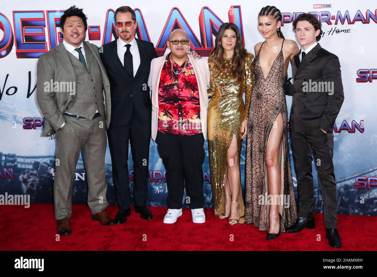 WESTWOOD, LOS ANGELES, KALIFORNIEN, USA - 13. DEZEMBER: Benedict Wong, Benedict Cumberbatch, Jacob Batalon, Marisa Tomei, Zendaya Coleman und Tom Holland kommen zur Los Angeles Premiere von Columbia Pictures' Spider-man: No Way Home' fand am 13. Dezember 2021 im Regency Village Theatre in Westwood, Los Angeles, Kalifornien, USA statt. (Foto von Xavier Collin/Image Press Agency) Stockfoto