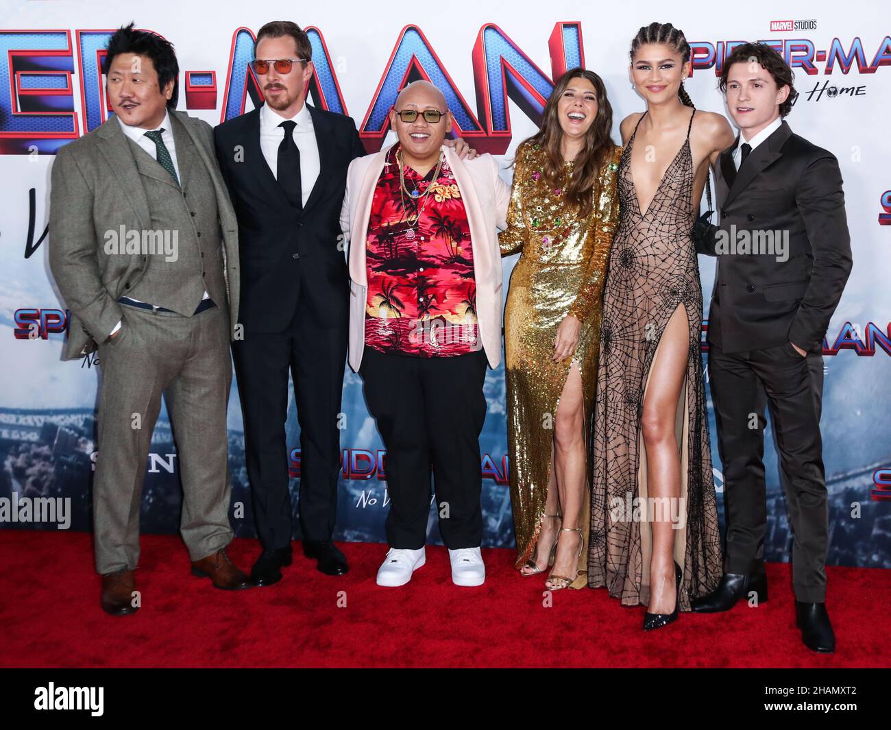 WESTWOOD, LOS ANGELES, KALIFORNIEN, USA - 13. DEZEMBER: Benedict Wong, Benedict Cumberbatch, Jacob Batalon, Marisa Tomei, Zendaya Coleman und Tom Holland kommen zur Los Angeles Premiere von Columbia Pictures' Spider-man: No Way Home' fand am 13. Dezember 2021 im Regency Village Theatre in Westwood, Los Angeles, Kalifornien, USA statt. (Foto von Xavier Collin/Image Press Agency) Stockfoto